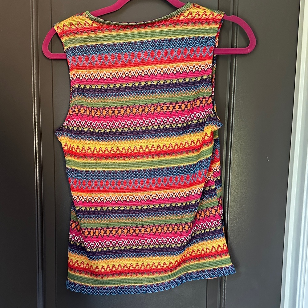 Colorful Sleeveless Patterned Top - Picture 2 of 2